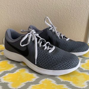 Men’s Nike Revolution Running Shoe Size 9